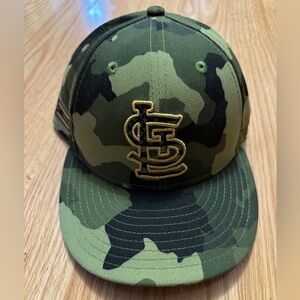 St Louis Cardinals Special Edition Camo Military Hat
Fitted 7 1/4 New era